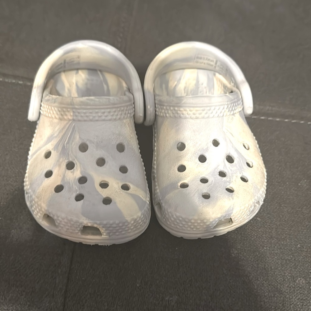 Baby crocs size 4